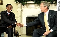 Paul Kagame (l) with President  Bush in the White House