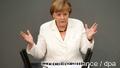 Bundeskanzlerin Angela Merkel (CDU) gibt am Freitag (29.06.2012) vor dem Bundestag in Berlin eine Regierungserklärung ab. Am Abend stimmt das Parlament nach dem Sondergipfel von Brüssel über den Fiskalpakt und über den Europäischen Rettungsschirm ESM ab. Foto: Sebastian Kahnert dpa/lbn +++(c) dpa - Bildfunk+++
