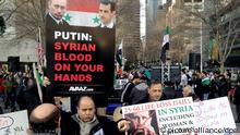 Syrien demonstrators at the UN 
Foto: Chris Melzer dpa +++(c) dpa - Bildfunk+++
